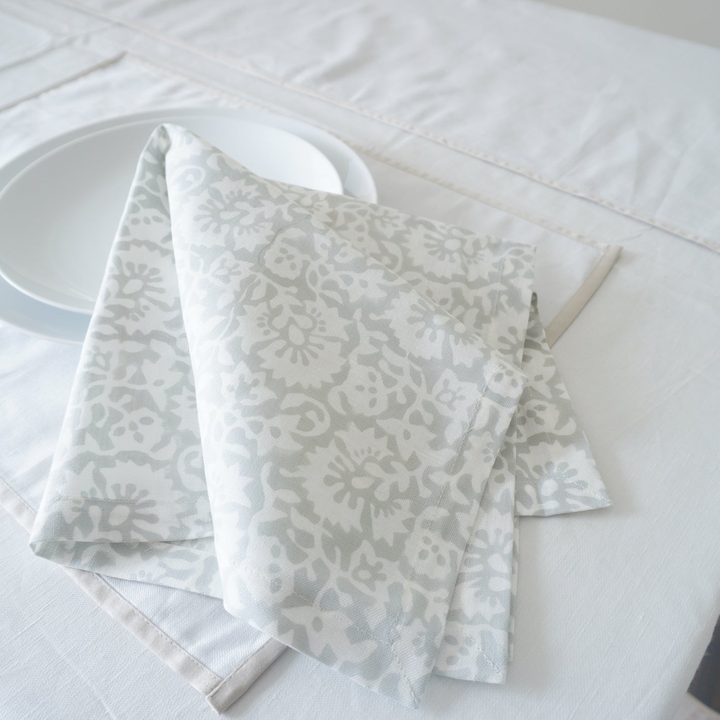 Tapioca Gray Solid Table Cloth