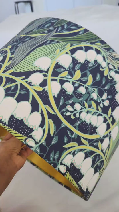 Wonderful Poisonous Lily Lampshade